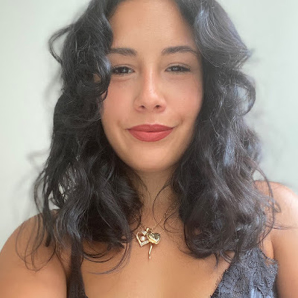 Meet your Posher, Stephanie - Picture 1 of 1